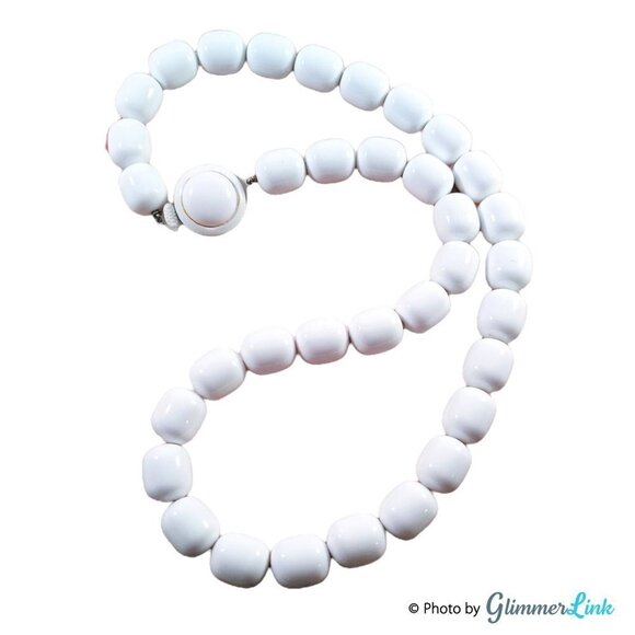 Vintage White Beaded Necklace, Chunky Oval Beads - Picture 5 of 11